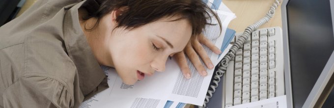 Почему постоянно болит голова и хочется спать