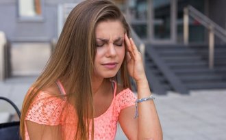 Почему боль в глазах и в висках?