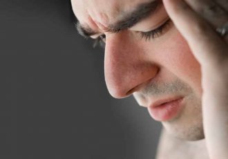 Почему возникают головные боли после эпидуральной анестезии?
